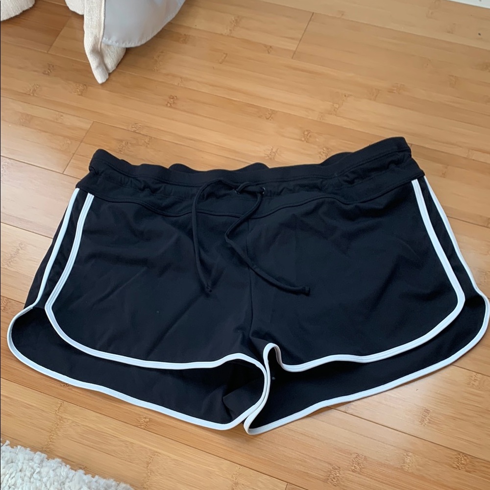 Athleta Black and White Surge Swim Shorts. Euc. Sz large.